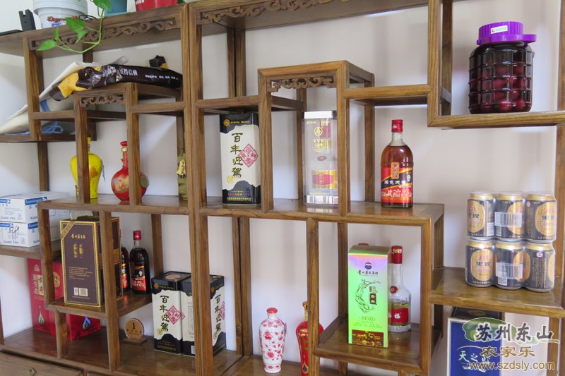 农家乐老板珍藏好酒