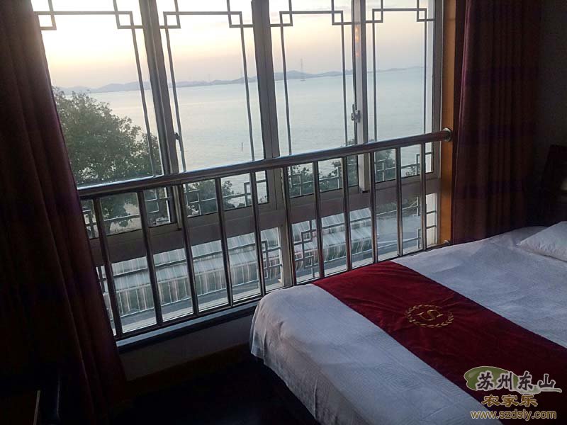 湖光山色特色农家乐湖景客房